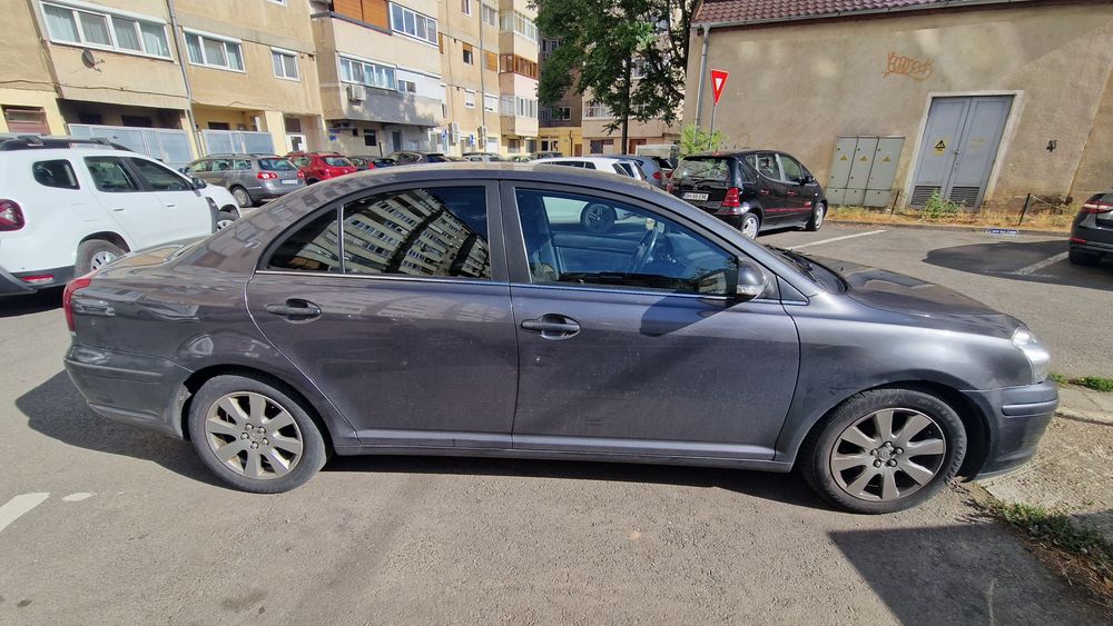 TOYOTA Avensis