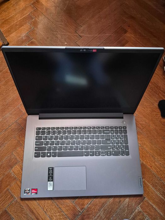 Laptop LENOVO IdeaPad 3 17ALC6 – 17.3", Ryzen, 8GB RAM, 256GB SSD, stare foarte bună