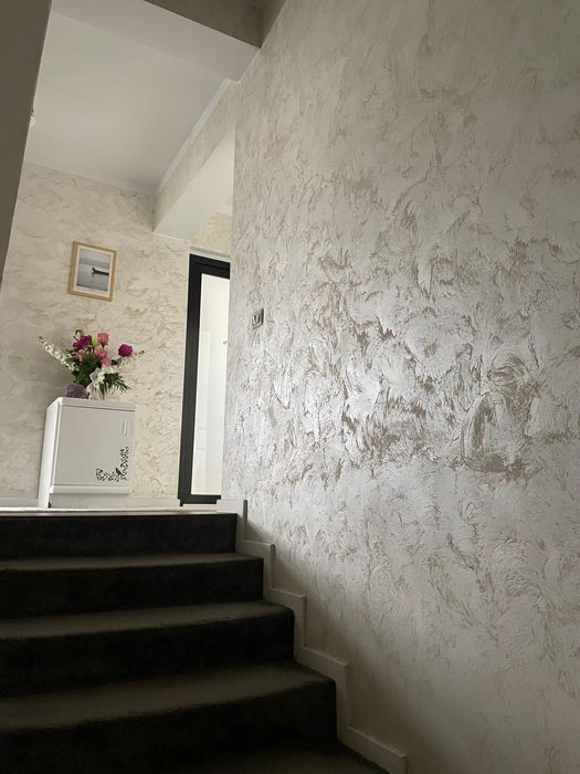 Casă cu teren 5000 mp de vânzare in comuna Bunești jud Suceava