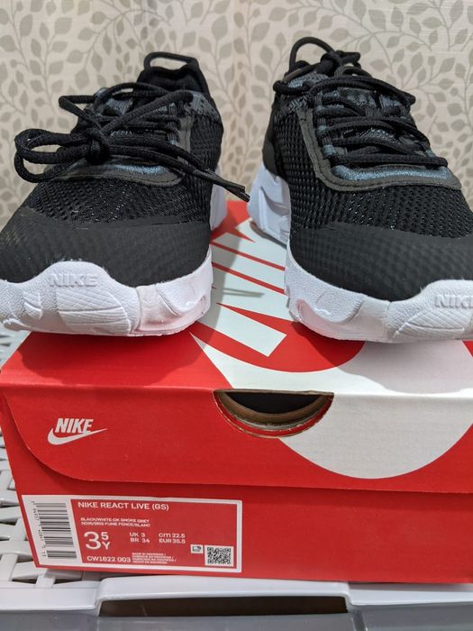Adidasi Nike React Live (GS) mărimea 35.5