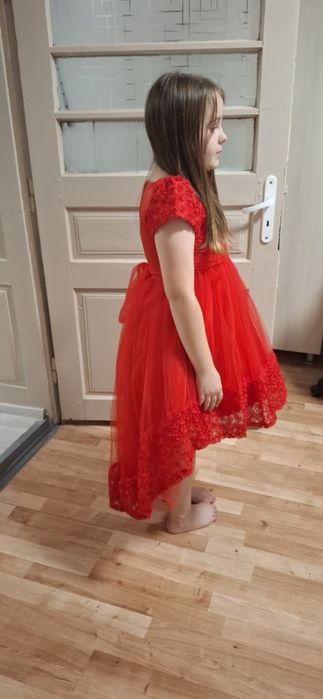 Rochiță  roșie cu trena