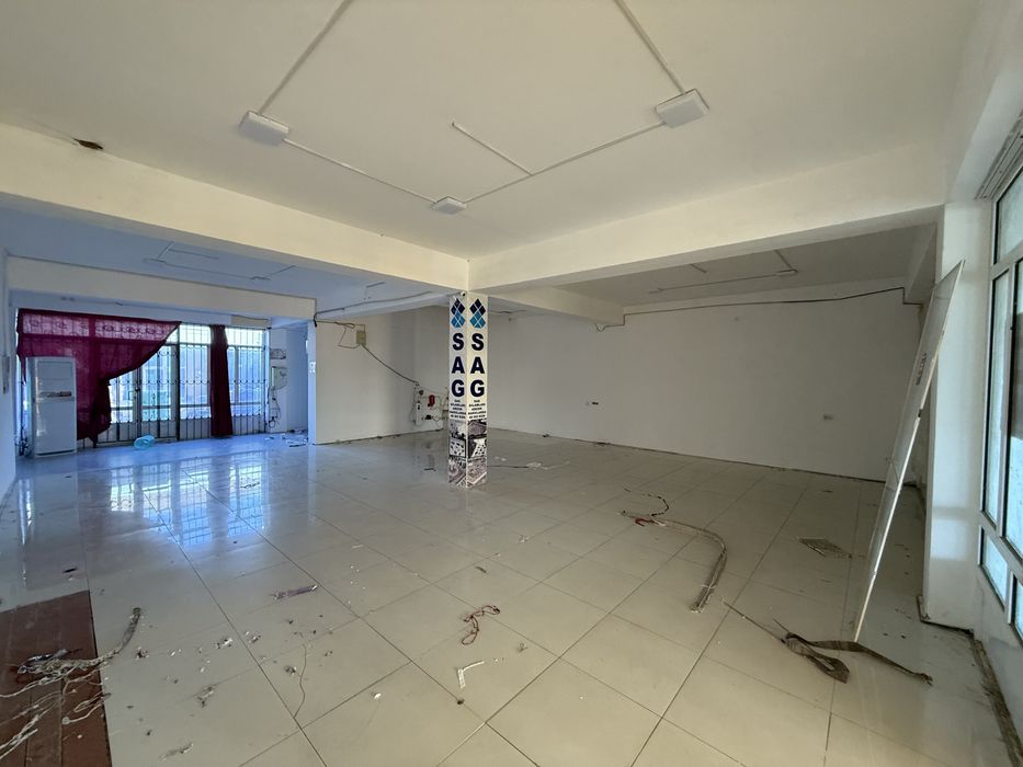 Уренч буюм бозорида 160кв 40нчи дукон ижарага берилади