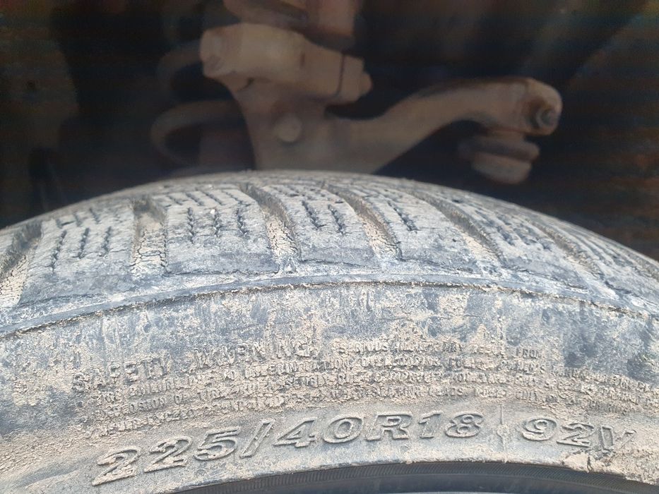 4бр Гуми 225 40 18. Зимни  120лв