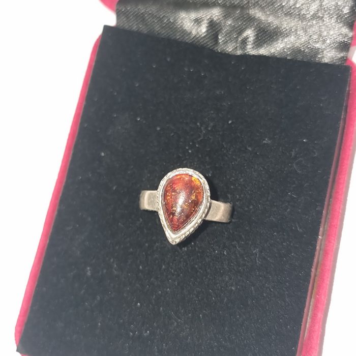 Inel argint 925 cu chihlimbar natural inima