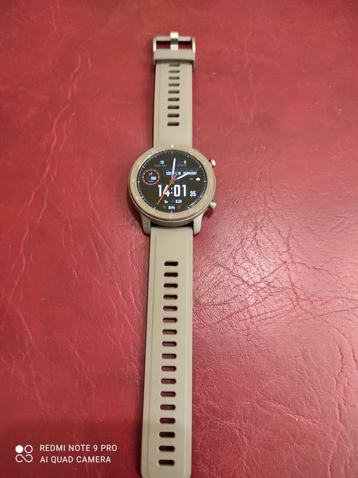 Smartwatch Amazfit Nou in cutie