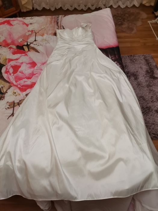 Продавам булчинска рокля