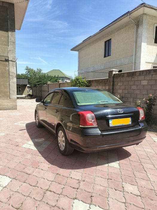 Продаётся toyota avensis