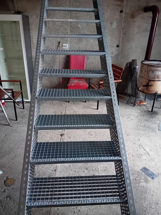 Scara metalica zincata 4mm grosime noi