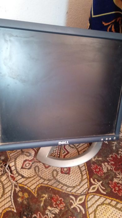 Монитор dell за компютър
