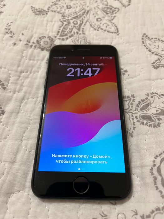 Продам iPhone SE 2020