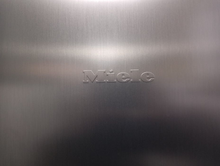 Последен модел XXL огромен  иноксов фризер  Миеле Miele 2 год.Гаранция