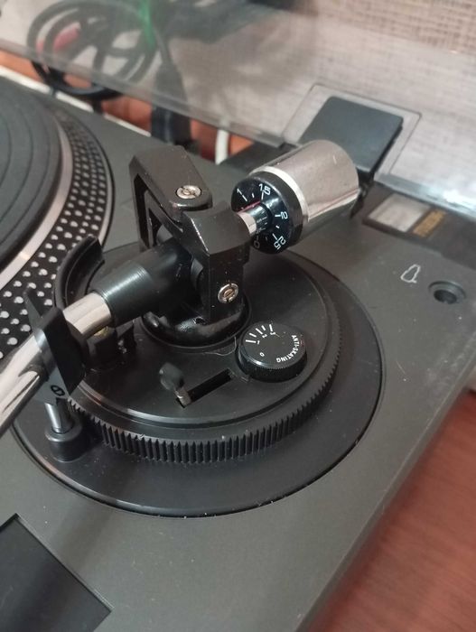 Продам проигрыватель винил дисков GEMINI.