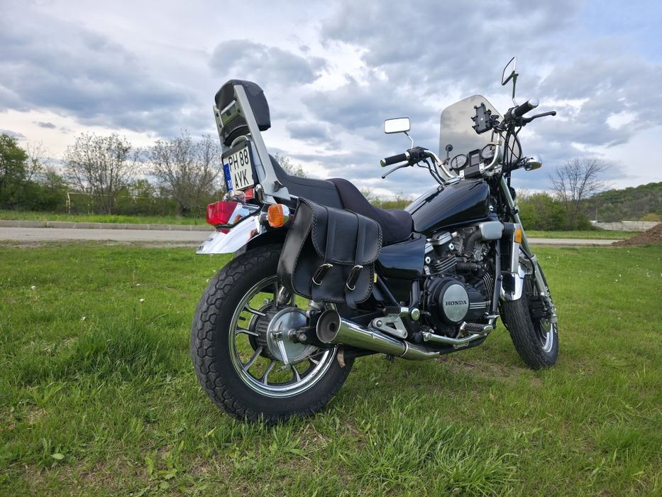Honda Magna V45 (1984) – Import Canada – Un Muscle-Cruiser Autentic