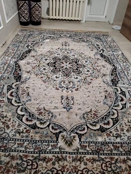 Продам ковёр 2,5×3,5 новый