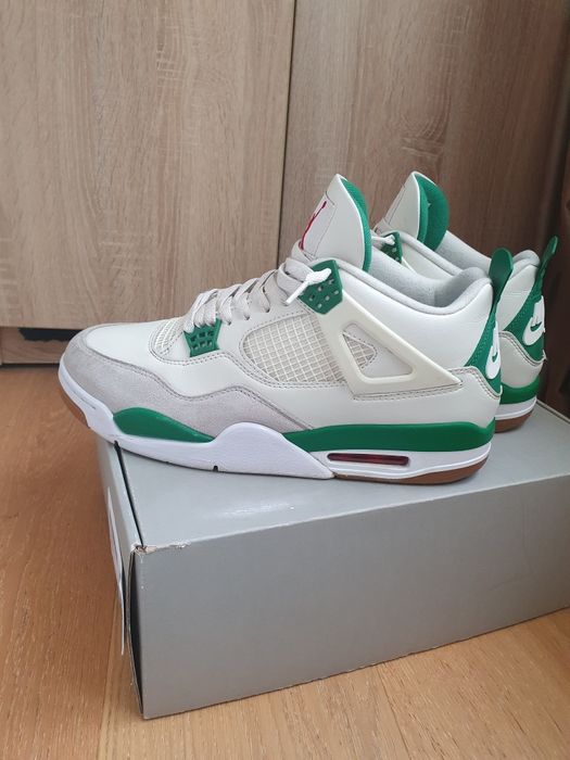 Jordan 4 retro SB Pine Green