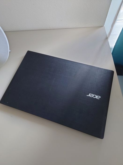 Acer 17,3 inch Full HD • Procesor i7-6500U• SSD 256Gb+ 1Tb HDD• Nvidia 2gb• bateria 3 ore
