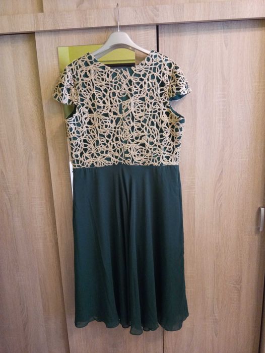 Rochie verde, nunta, cu dantela aurie si voal