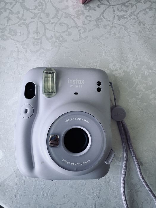 Instax Mini 11 + коробка, отличное состояние