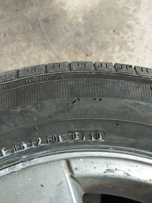 Гуми с джанти 15 цола