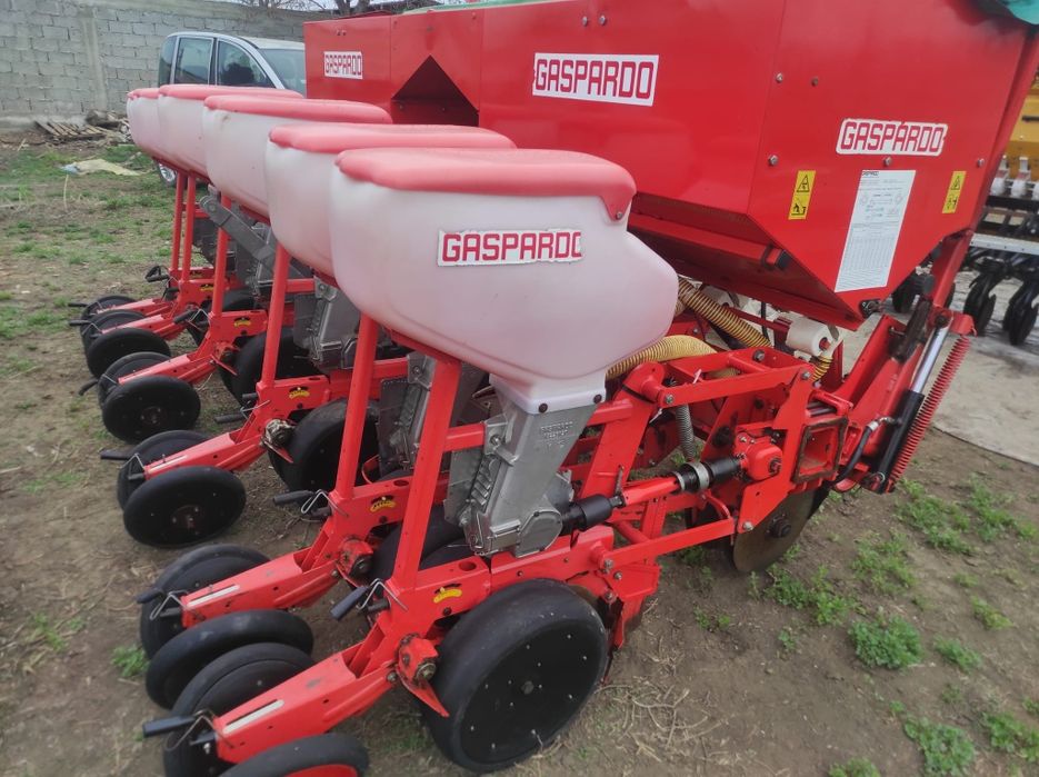 Semănătoare Gaspardo mte telescopică  calculator vând completa sau dez