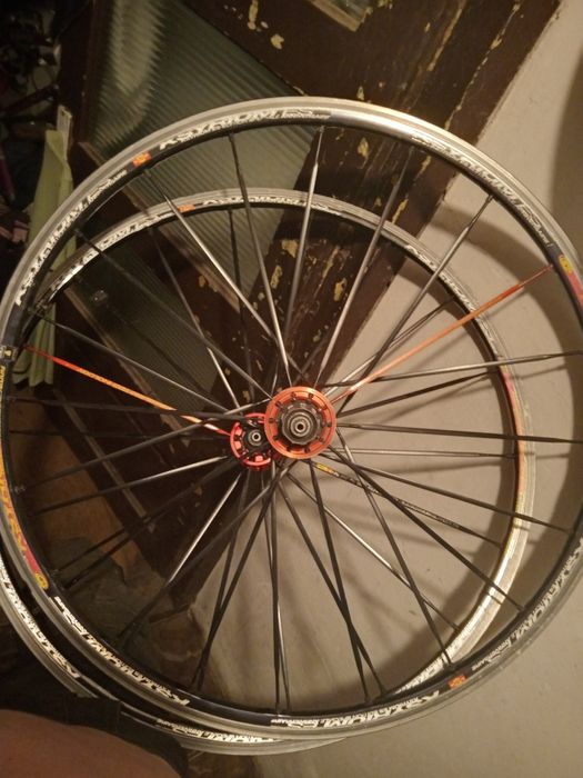 Set roti cursiera Mavic Ksyrium Editie aniversara Helium , Pret redus