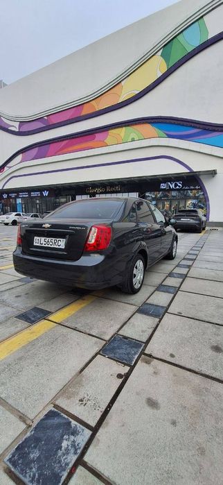 Gentra avtomat sotiladi