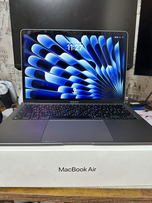 Macbook Air 8/256 M1