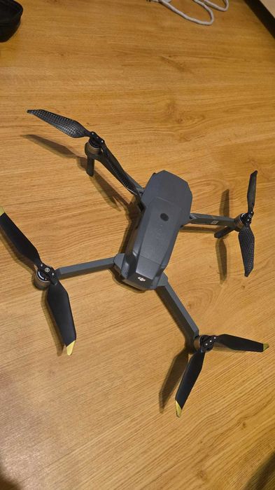 Drona DJI MAVIC PRO ca si noua folosita f putin