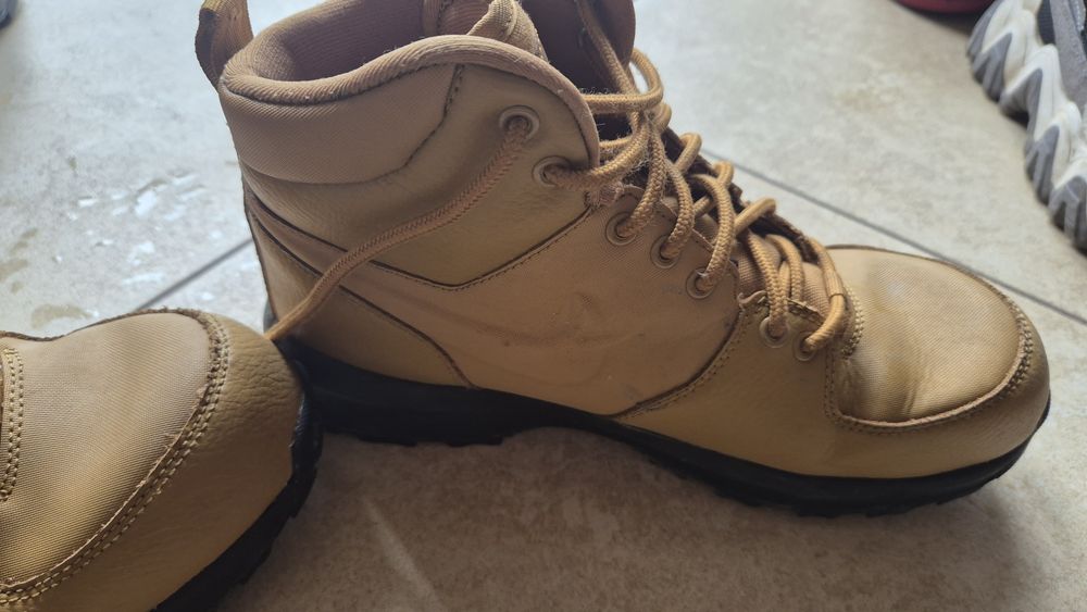 Зимни маратонки nike manoa