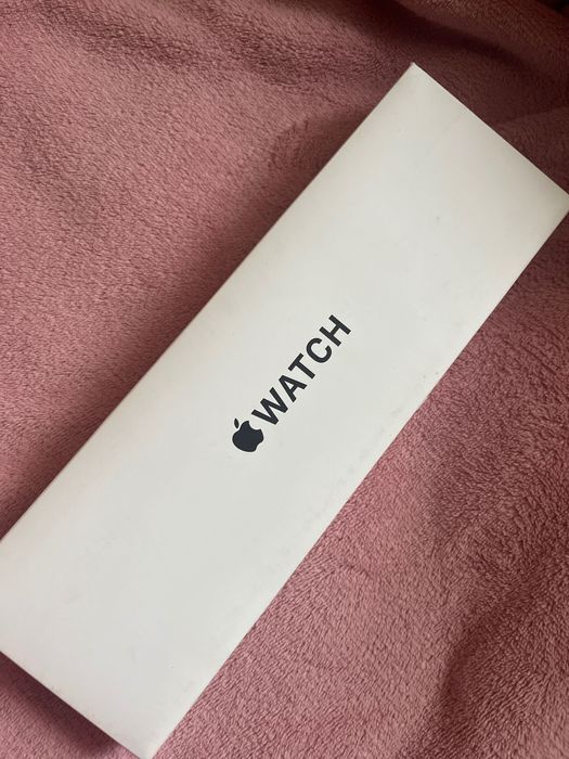 Часовник Apple Watch SE