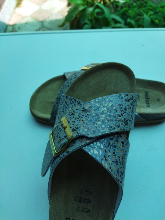 Нови чехли natura