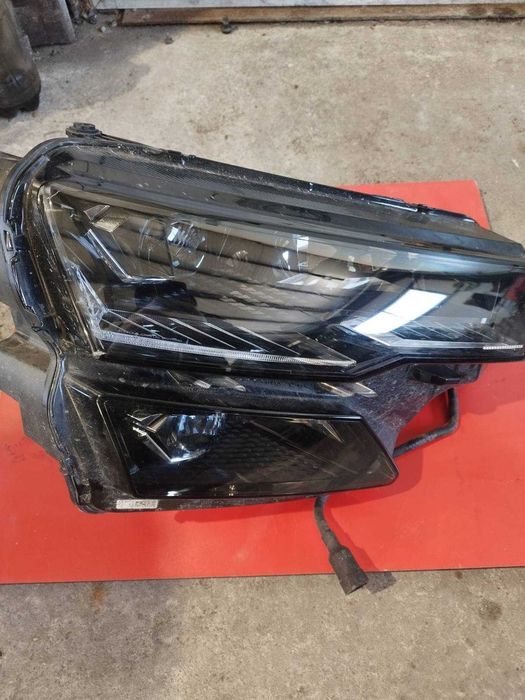 десен фар за Skoda Karoq 2025г facelift full led