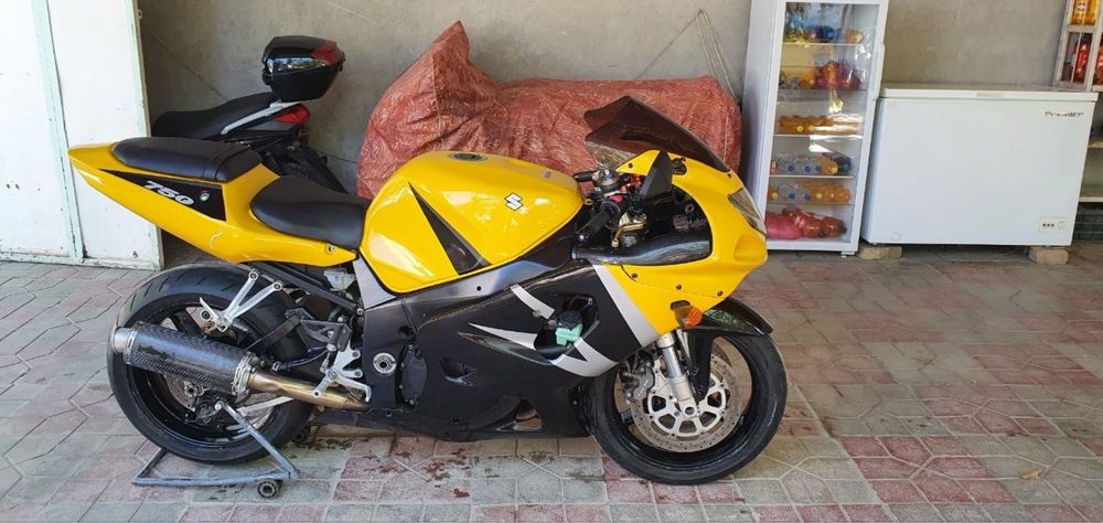 Suzuki gsxr 750