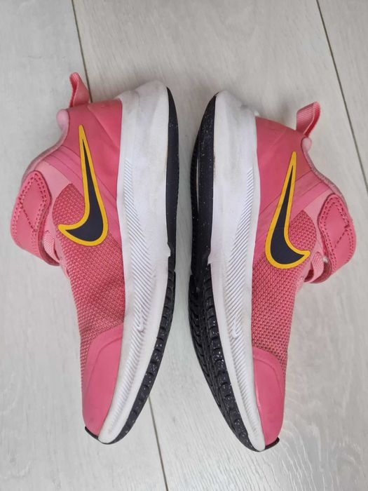 НАМАЛЕНИ Розови маратонки Nike 28