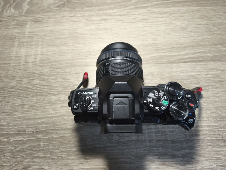 Olympus OM-D E-M10 iii