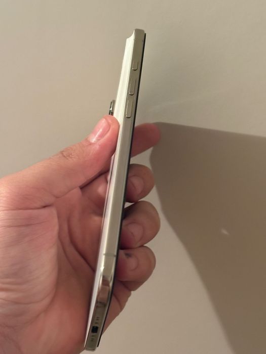 Vând iPhone 17 AIR CA NOU