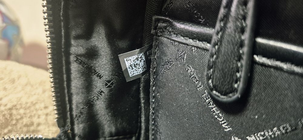 Rucsac Michael Kors  din piele . Nou.