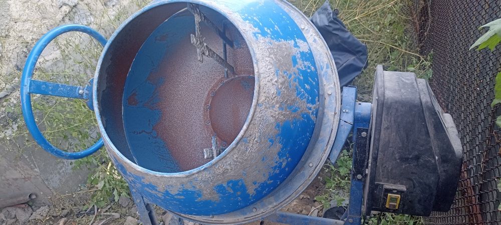 Бетона мешалка на прокат