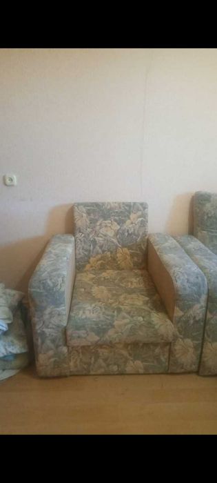 Продам диван срочно