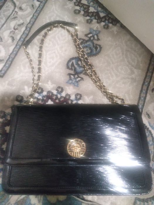 Sumka va tunika sotiladi