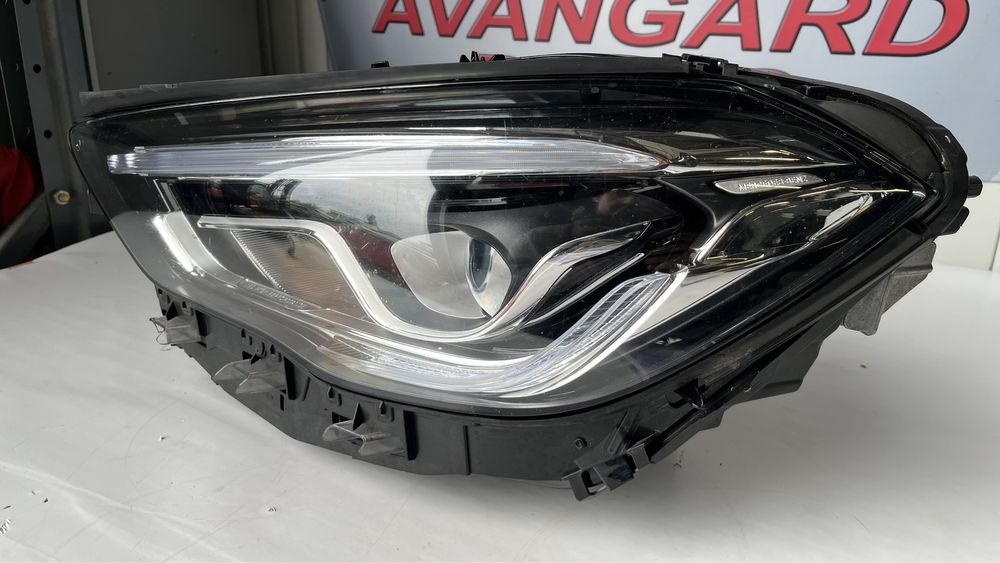 Ляв и десен фар Mercedes GLA w247 2019-