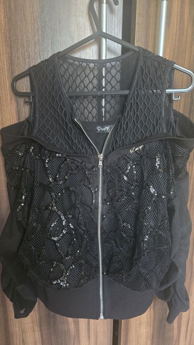 Луксозно якенце на Lucy.