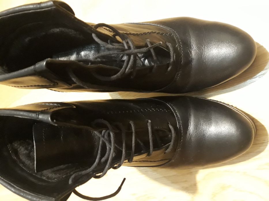Botine din piele neagra foarte comode imblanite mărimea 38 toc 10cm