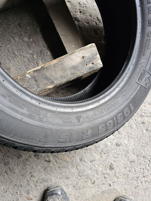 4 anvelope iarna 195 65 15 Semperit 6mm 2020