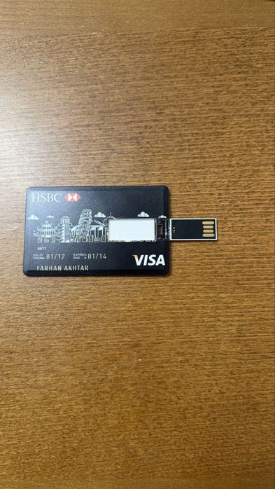 Fleshka Bank kartasi ko’rinishidgi 16 GB