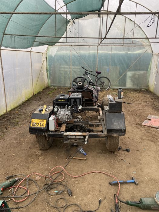 Vând buggy facut de mine cu motor cu pornire la chaie si la sfoara