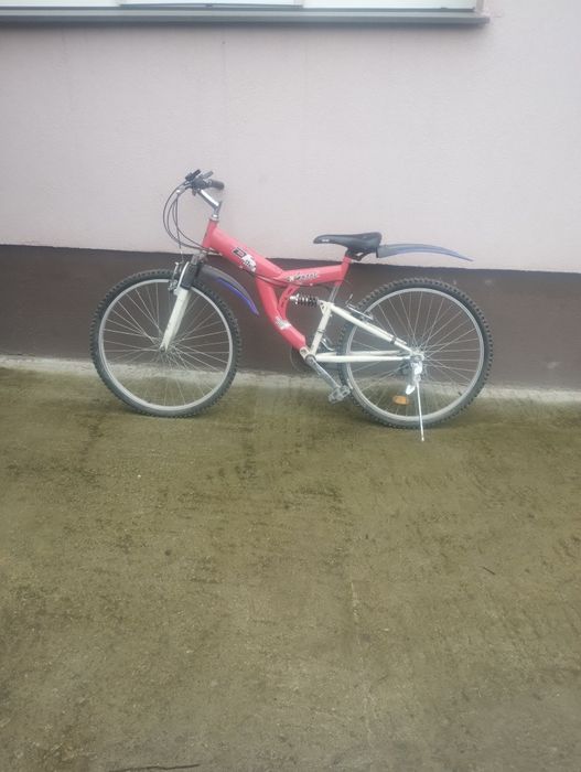 Vînd sau schimb bicicleta