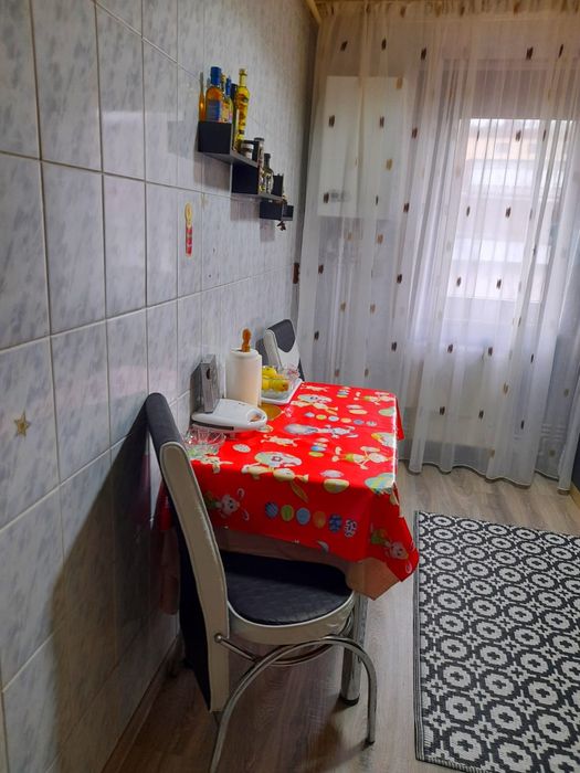 Inchiriat ap 3 camere Independentei etaj 1