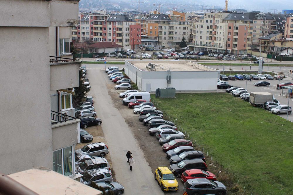 Canon EOS 2000D + обектив Canon EF-S 18-55mm f/3.5-5.6 IS-Фотоапарат