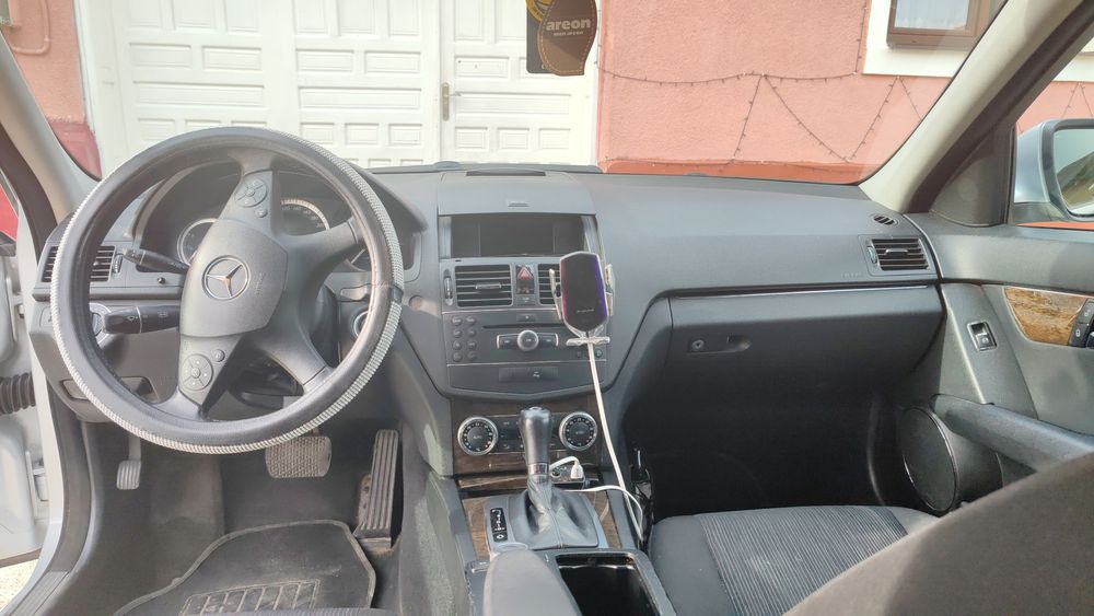 Vand sau schimb Mercedes C220